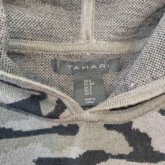 Tahari Womens Size Small Hoodie Camo Sweater Gray Black Soft Stretchy - Picture 7 of 8